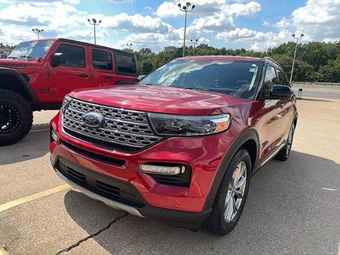 Used 2024 Ford Explorer Limited image 4