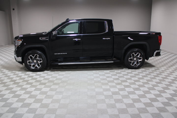 Used 2025 GMC Sierra 1500 SLT w/ SLT Premium Plus Package AWD/4WD image 9