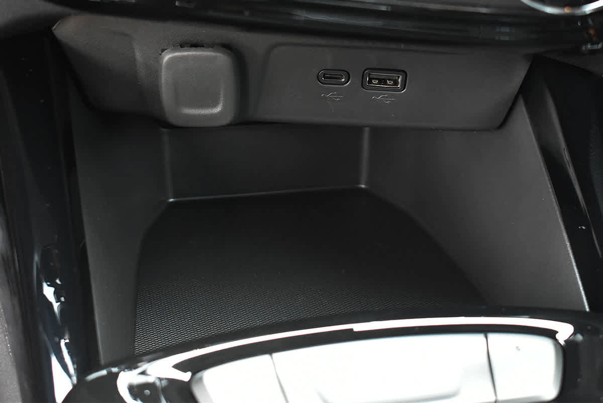 New 2026 Chevrolet Trax LT w/ Sunroof Package FWD image 18