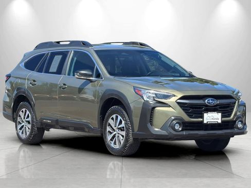 Used 2023 Subaru Outback Premium AWD/4WD image 9