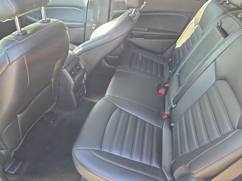 Used 2021 Ford Edge SEL AWD/4WD image 13