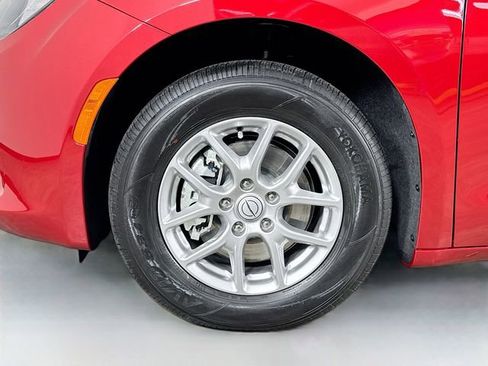 New 2026 Chrysler Voyager LX image 34