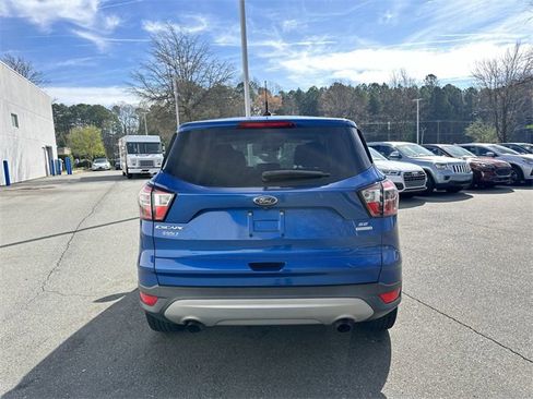Used 2017 Ford Escape SE image 4