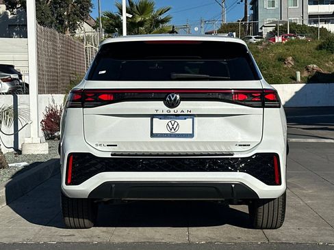 New 2026 Volkswagen Tiguan SEL R-Line AWD/4WD image 6