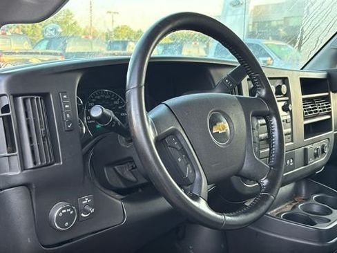 Used 2020 Chevrolet Express 3500 Extended w/ Power Convenience Package RWD image 8