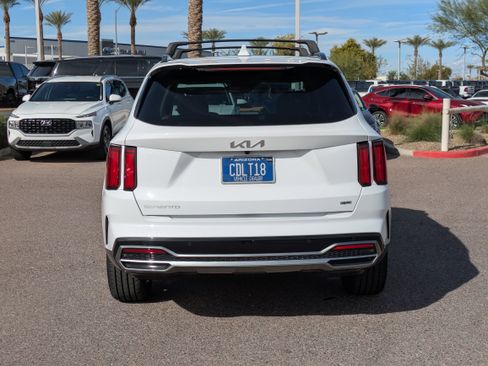 Used 2023 Kia Sorento SX image 4
