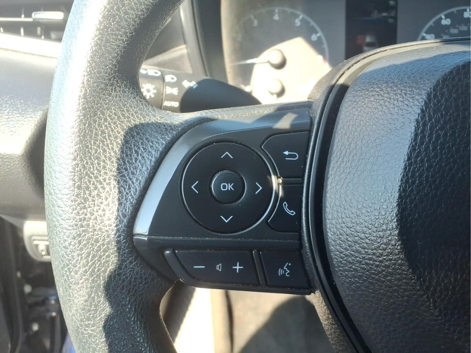 Used 2024 Toyota Corolla LE FWD image 14