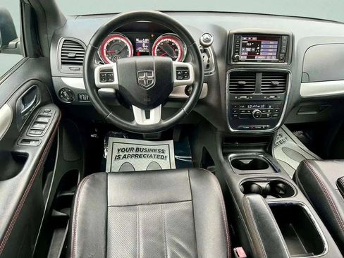 Used 2014 Dodge Grand Caravan R/T image 16