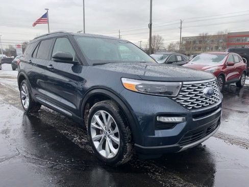 Used 2023 Ford Explorer Platinum w/ Technology Package image 3