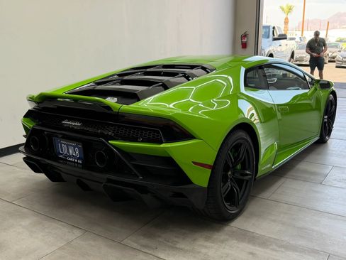 Used 2022 Lamborghini Huracan EVO RWD image 14