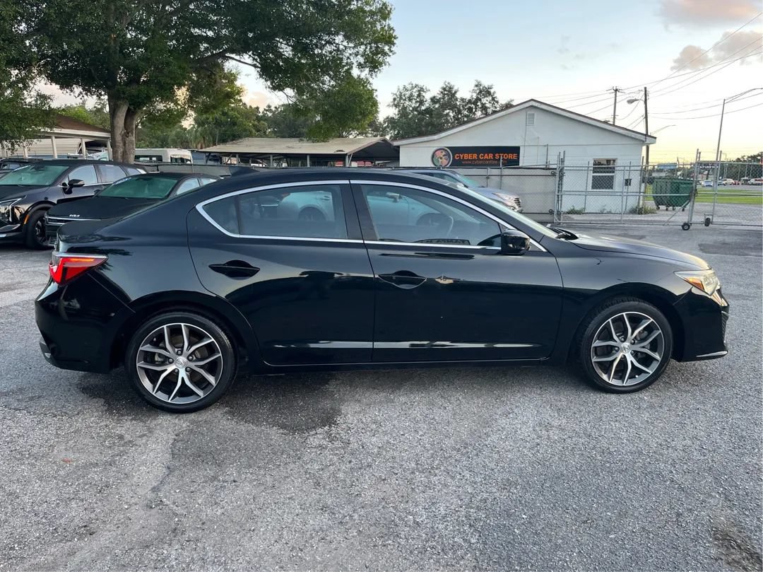 Used 2021 Acura ILX w/ Technology Package FWD image 4