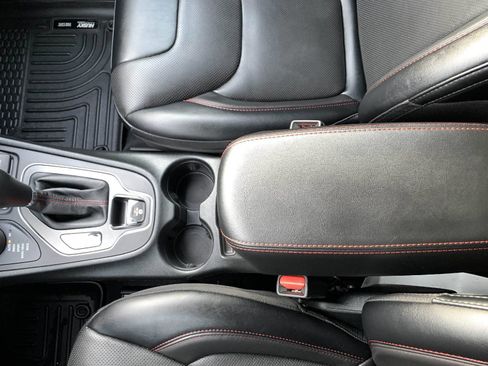 Used 2022 Jeep Cherokee Trailhawk w/ Premium Leather Package image 30