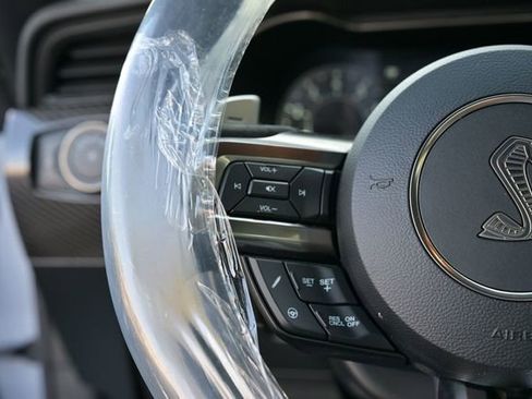 Used 2022 Ford Mustang Shelby GT500 w/ Carbon Fiber Track Pack image 38