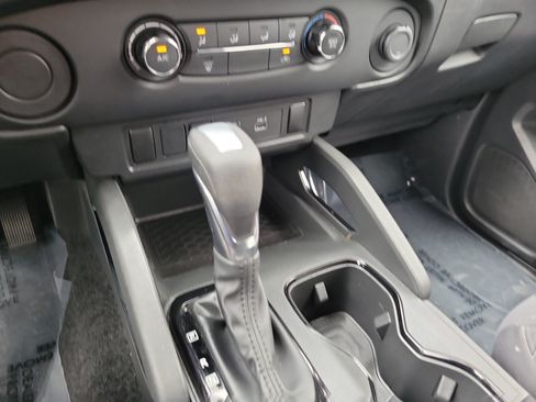 Used 2023 Nissan Frontier SV w/ Midnight Edition Package RWD image 21