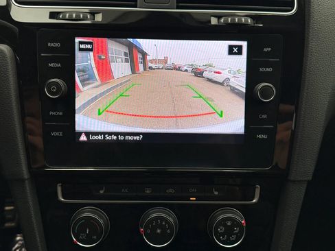 Used 2020 Volkswagen GTI SE FWD image 13