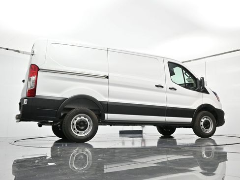 New 2026 Ford Transit 250 148 Medium Roof image 31
