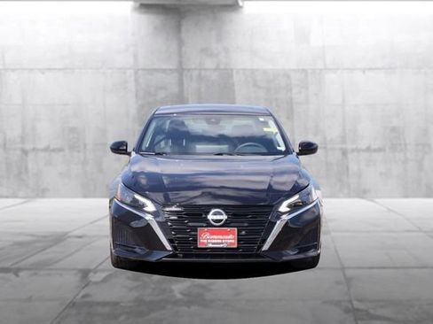 Certified 2025 Nissan Altima 2.5 SV w/ SV Premium Package AWD/4WD image 4