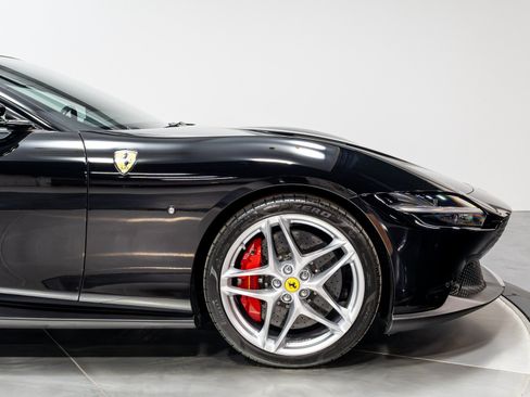 Used 2022 Ferrari Roma RWD image 23