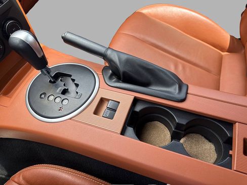 Used 2006 MAZDA MX-5 Miata Grand Touring w/ Appearance Pkg RWD image 31