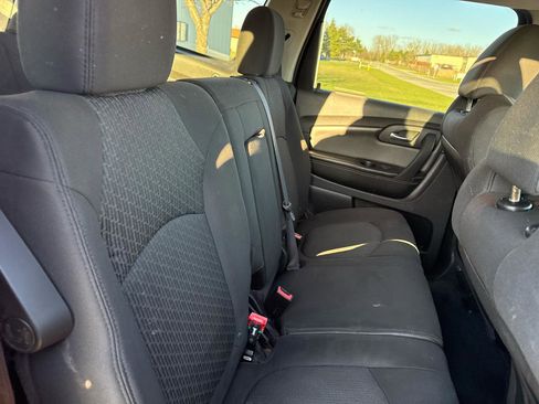 Used 2012 Chevrolet Traverse LT FWD image 23