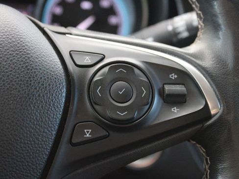Used 2018 Buick Envision Essence FWD image 14