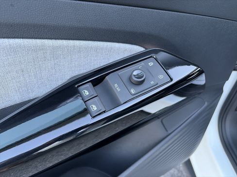 Certified 2023 Volkswagen ID.4 Pro AWD/4WD image 15