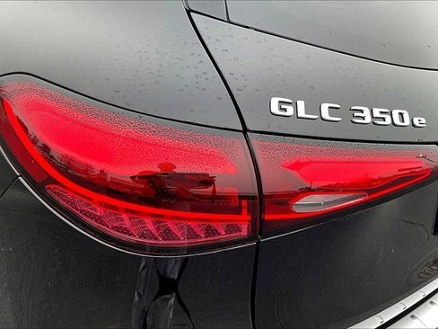 Used 2025 Mercedes-Benz GLC 350e 4MATIC image 14