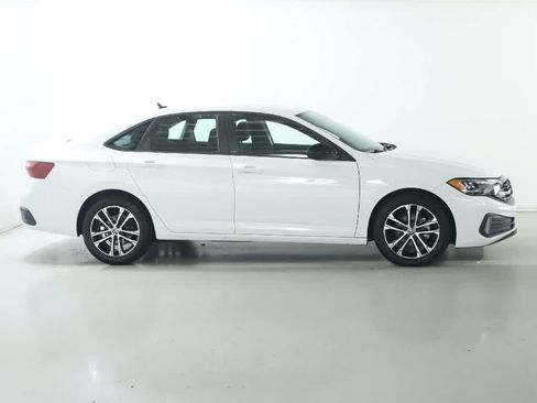 Certified 2024 Volkswagen Jetta Sport FWD image 11