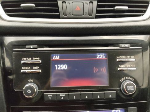 Used 2016 Nissan Rogue SV AWD/4WD image 25