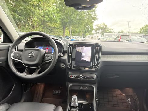Certified 2023 Volvo XC40 B5 Plus w/ Protection Package Premier AWD/4WD image 30