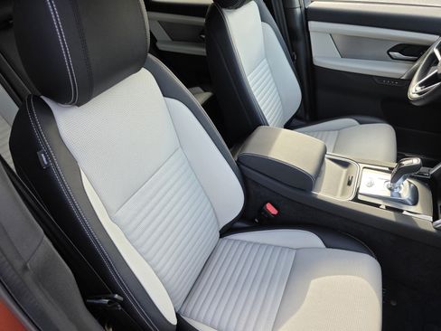 Certified 2022 Land Rover Discovery Sport SE R-Dynamic AWD/4WD image 23