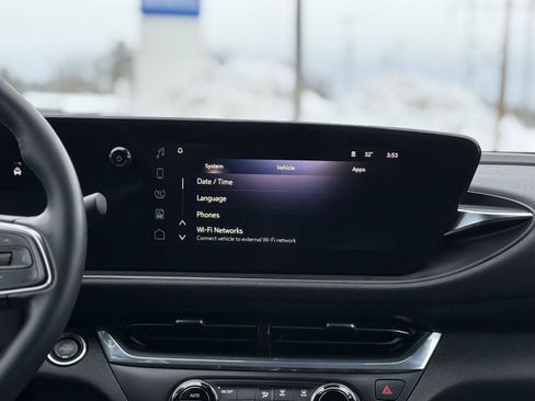 Certified 2025 Buick Envista Preferred w/ Convenience I Package image 18