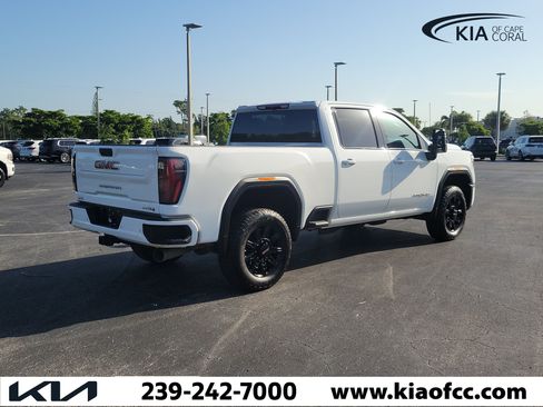 Used 2026 GMC Sierra 2500 AT4 AWD/4WD image 5