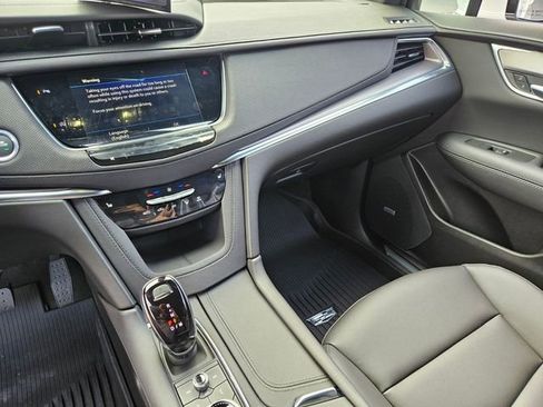 New 2026 Cadillac XT5 Luxury image 21
