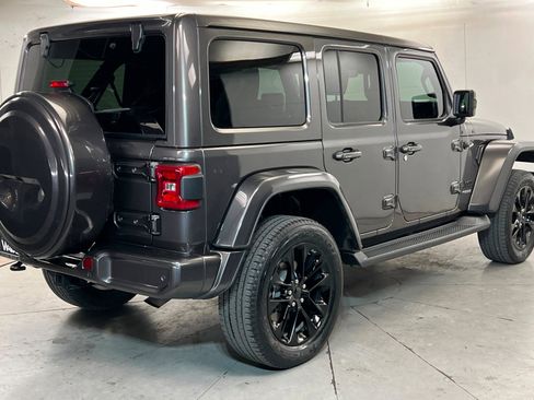 Used 2021 Jeep Wrangler Unlimited Sahara AWD/4WD image 6