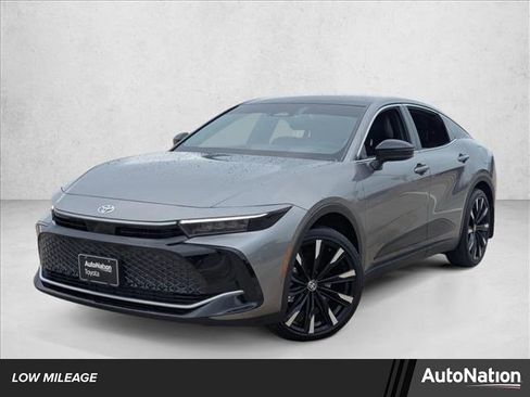 Certified 2026 Toyota Crown Platinum image 1