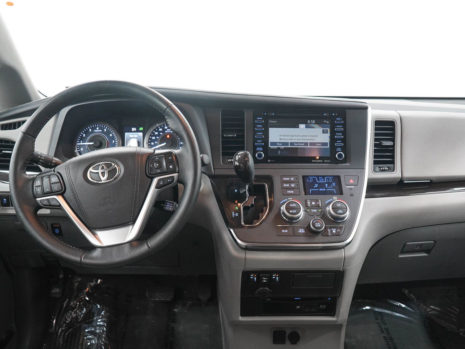 Used 2019 Toyota Sienna XLE Premium w/ Outdoor Package AWD/4WD image 18