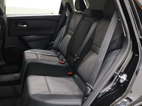 Used 2024 Nissan Rogue SV FWD image 11