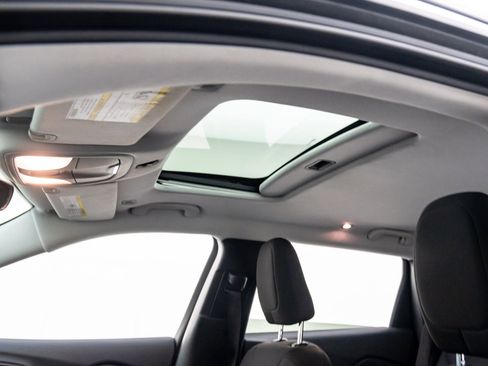 Used 2019 Jeep Cherokee Latitude w/ Cold Weather Group image 16