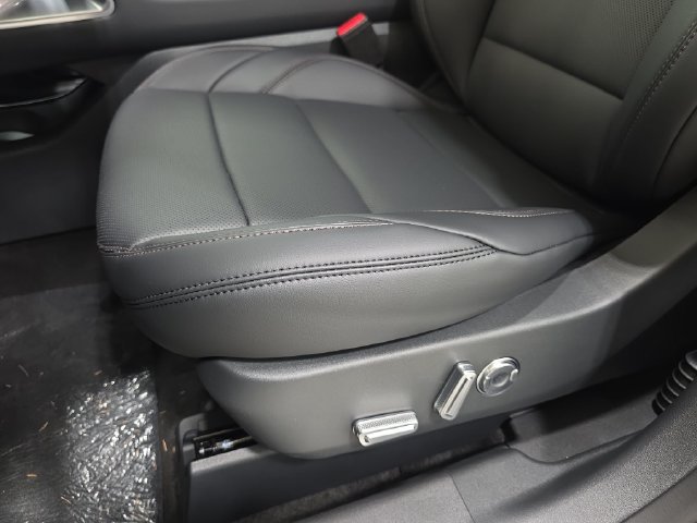 New 2026 Lincoln Nautilus Premier w/ Jet Appearance Package AWD/4WD image 26