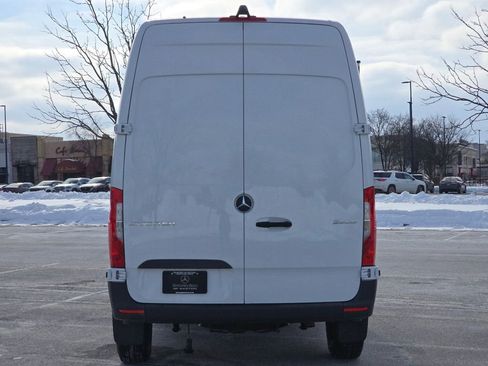 Used 2025 Mercedes-Benz Sprinter 2500 image 12