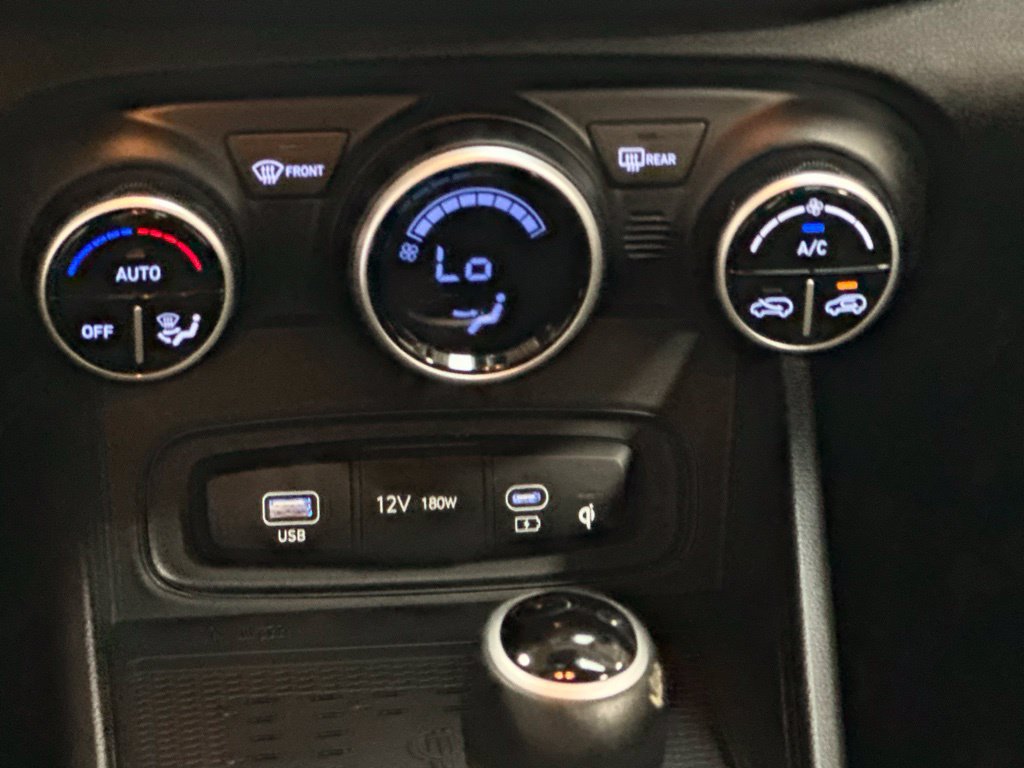 Certified 2026 Hyundai Venue SEL FWD image 17