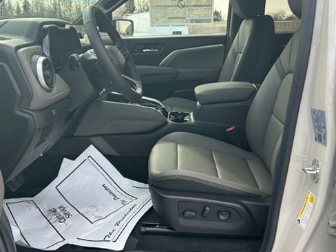 New 2026 Chevrolet Colorado ZR2 AWD/4WD image 15