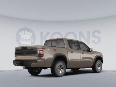 Used 2022 Nissan Frontier PRO-4X image 4