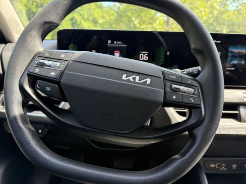 Used 2025 Kia K4 FWD image 27