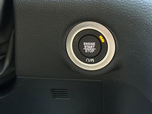 New 2026 Chrysler Pacifica Select image 20