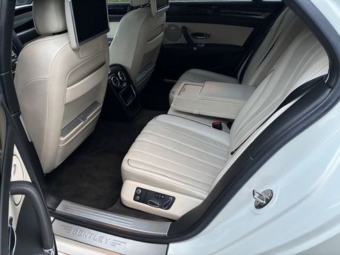 Used 2015 Bentley Flying Spur V8 image 24