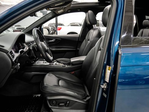 Used 2018 Audi Q7 3.0T Prestige AWD/4WD image 3