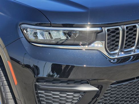 New 2025 Jeep Grand Cherokee Laredo X RWD image 8