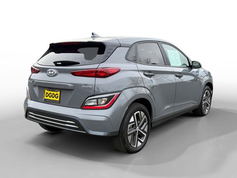 Used 2023 Hyundai Kona SE w/ Cargo Package image 5